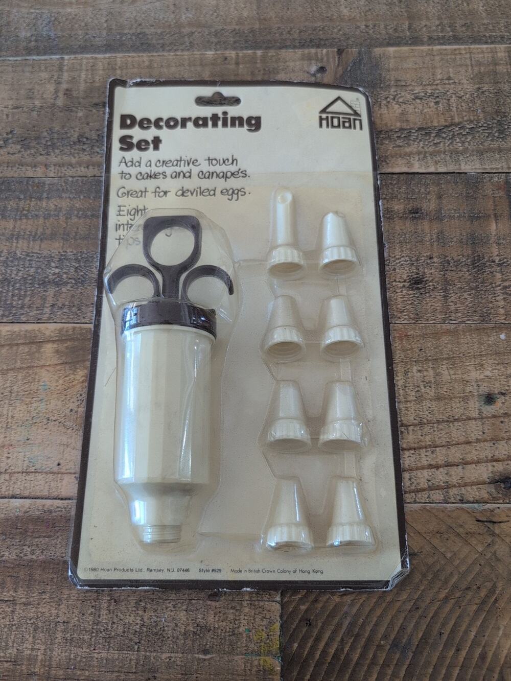 vintage Hoan Decorating Set,‎ designed for adding creative touches to cakes,...